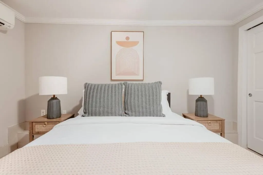 Cozy Urban Retreat - East Village Manhattan New York 0*,  United States